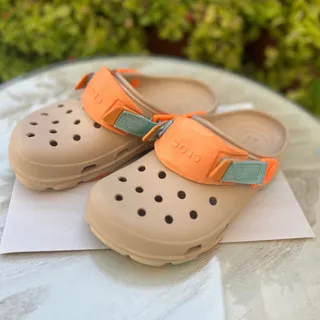 صندلcrocs