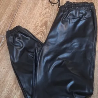 شلوار چرم رنانه