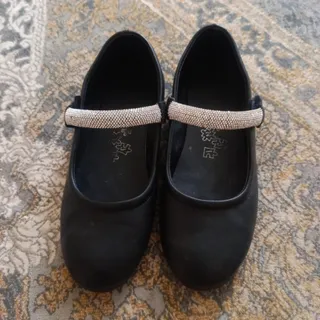 کفش نگینی