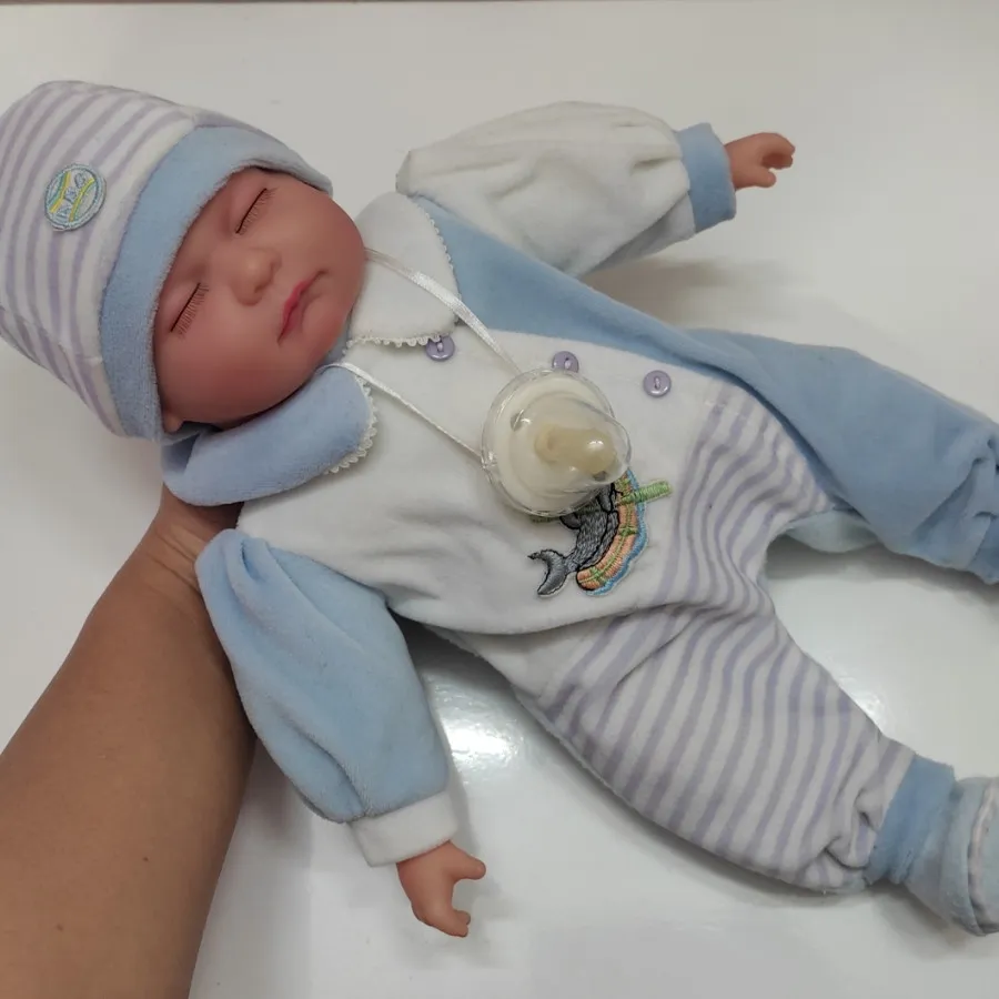 عروسک نوزاد بیبی بورن