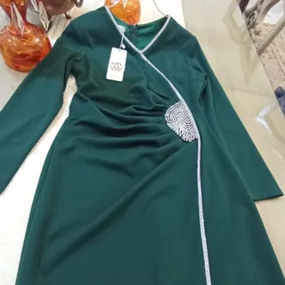 پیراهن مجلسی پوشیده