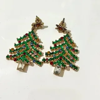 گوشواره درخت کاج