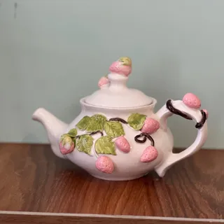 قوری سرامیکی توت فرنگی