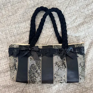 کیف دست دوز