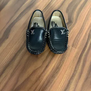 کفش بچگانه