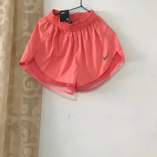 شلوارک نو و اتیکت دار