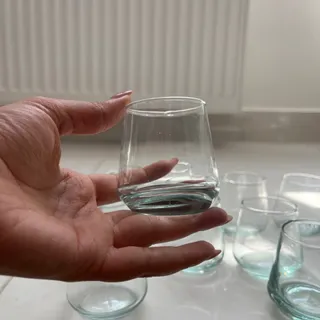 جار شیشه ای