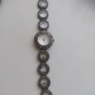 ساعت زنونه