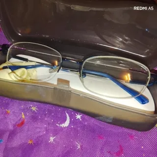 قاب عینک طبیعی