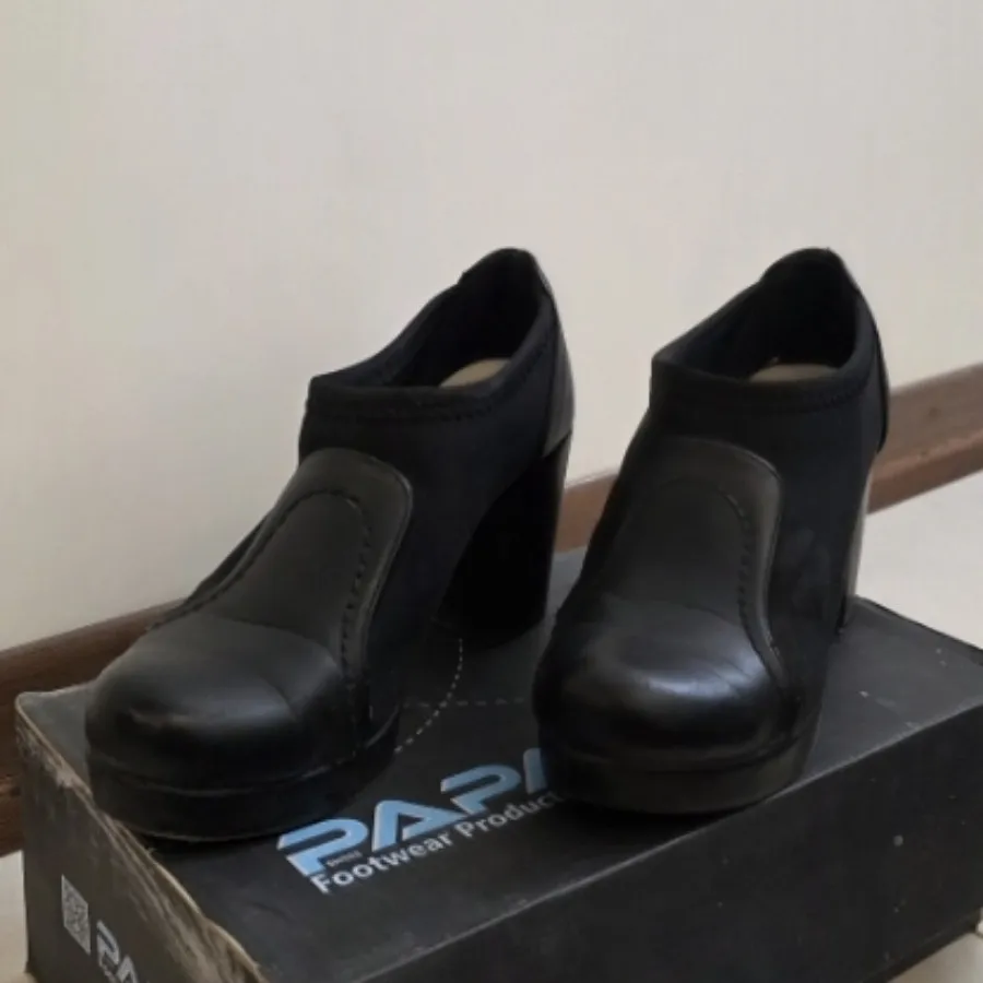کفش چرم زنانه
