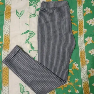 شلوار خاکستری