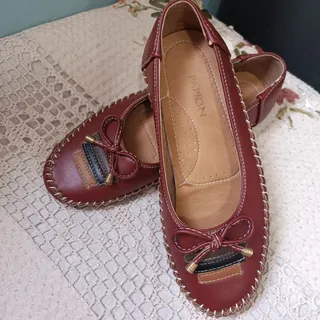 کفش طبی عروسکی قرمز چری