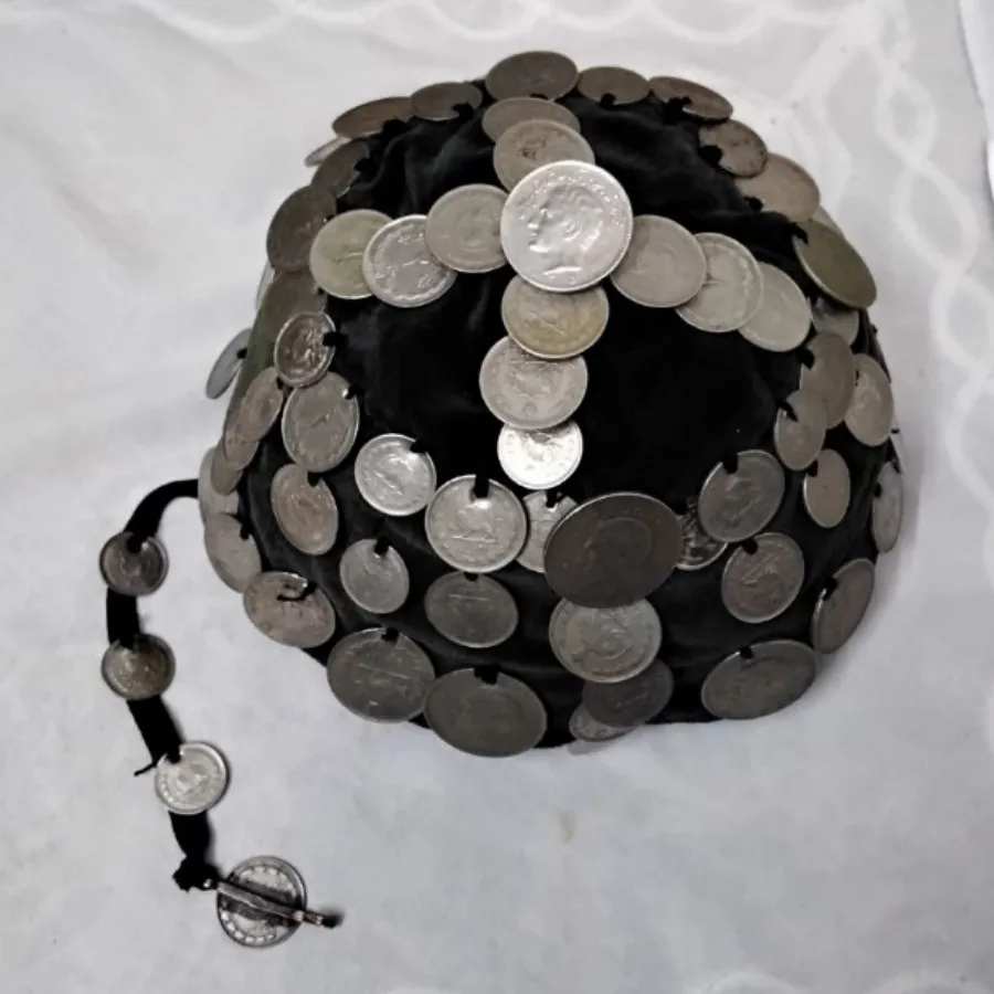 کلاه سنتی سکه دوزی