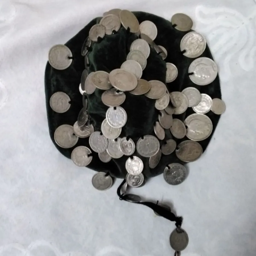 کلاه سنتی سکه دوزی