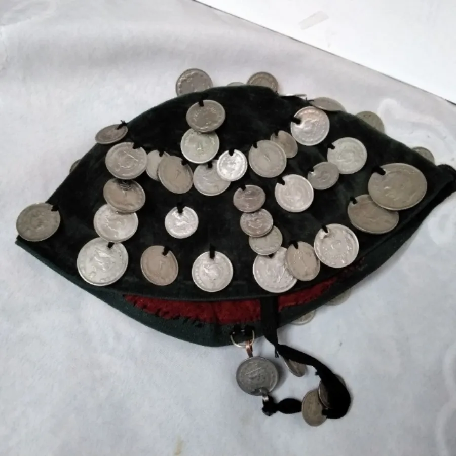 کلاه سنتی سکه دوزی