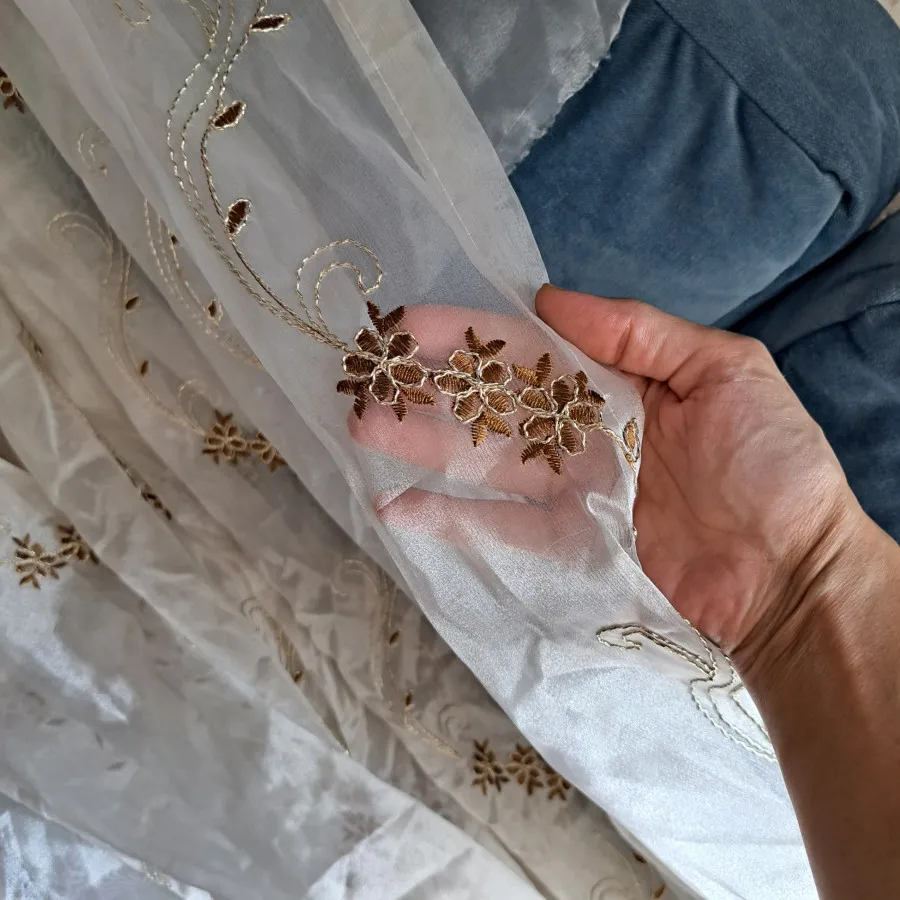 پرده کرم یا سفید