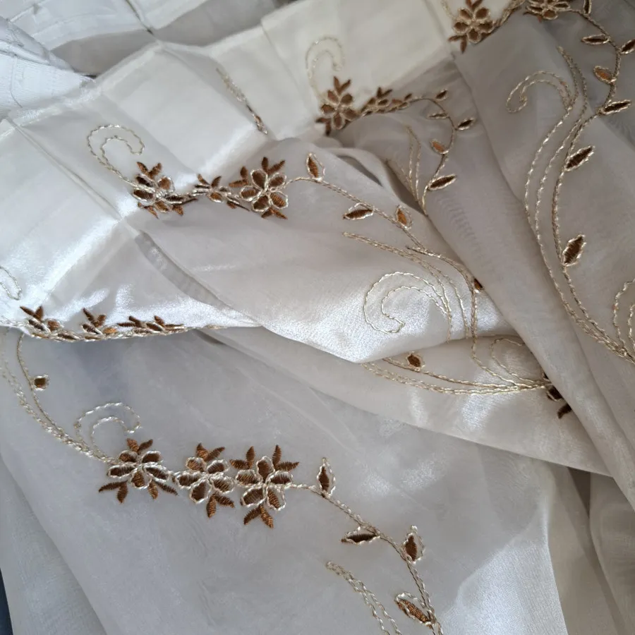 پرده کرم یا سفید