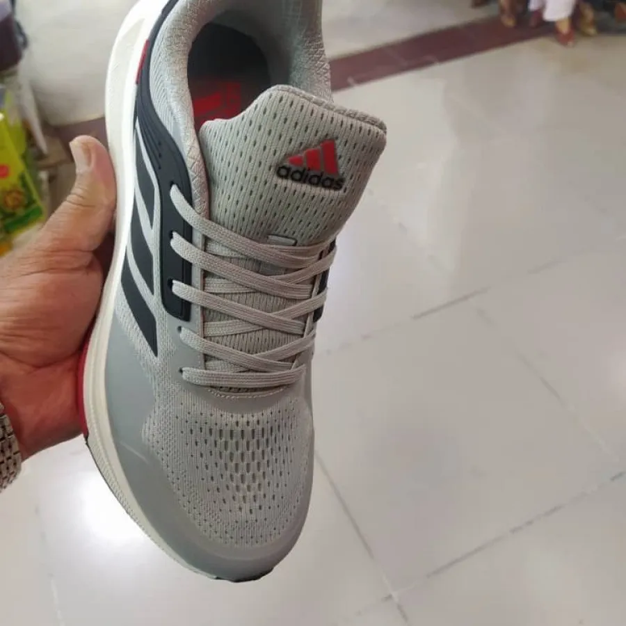 کفش اسپورت