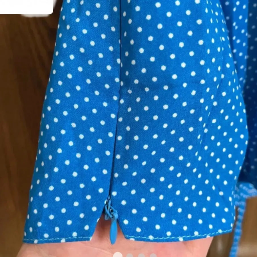 شومیز خالخالی