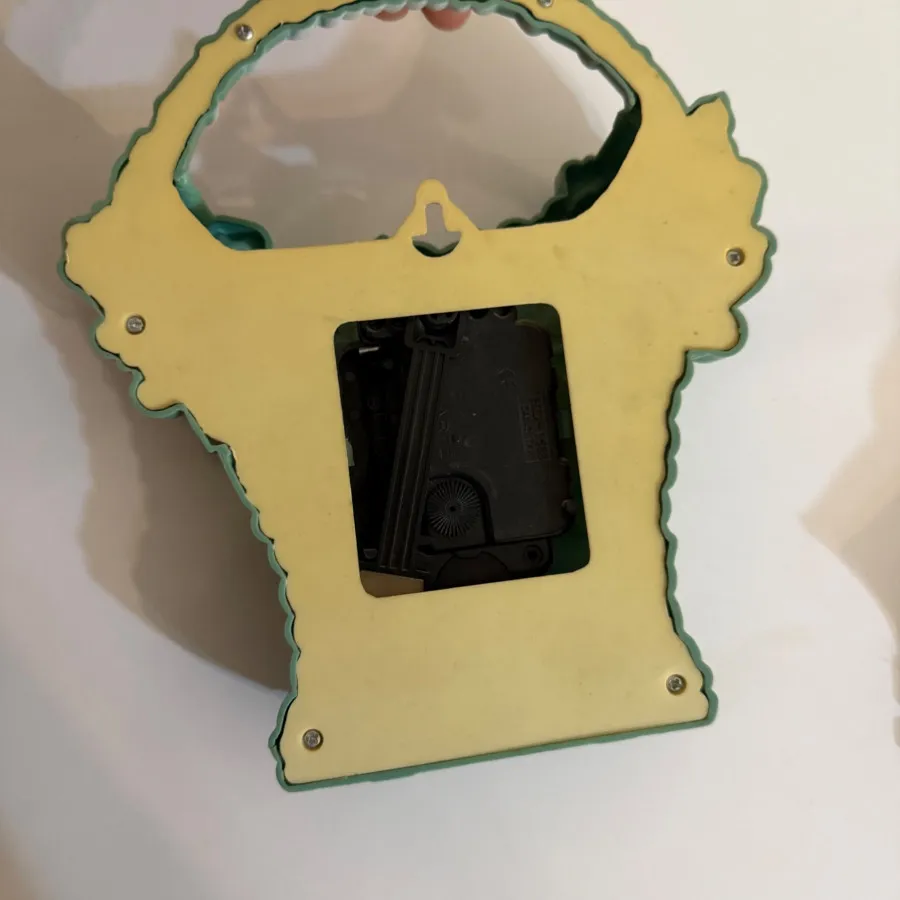 ساعت اتاق کودک و نوجوان