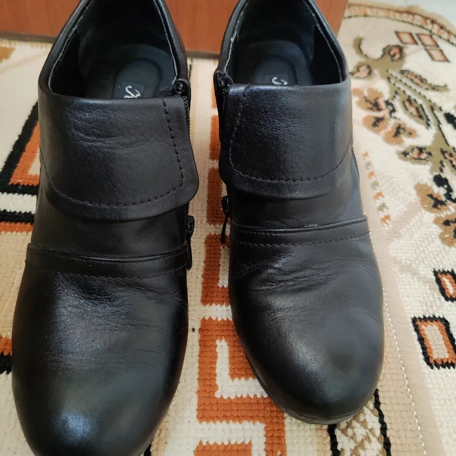 کفش پاشنه دار
