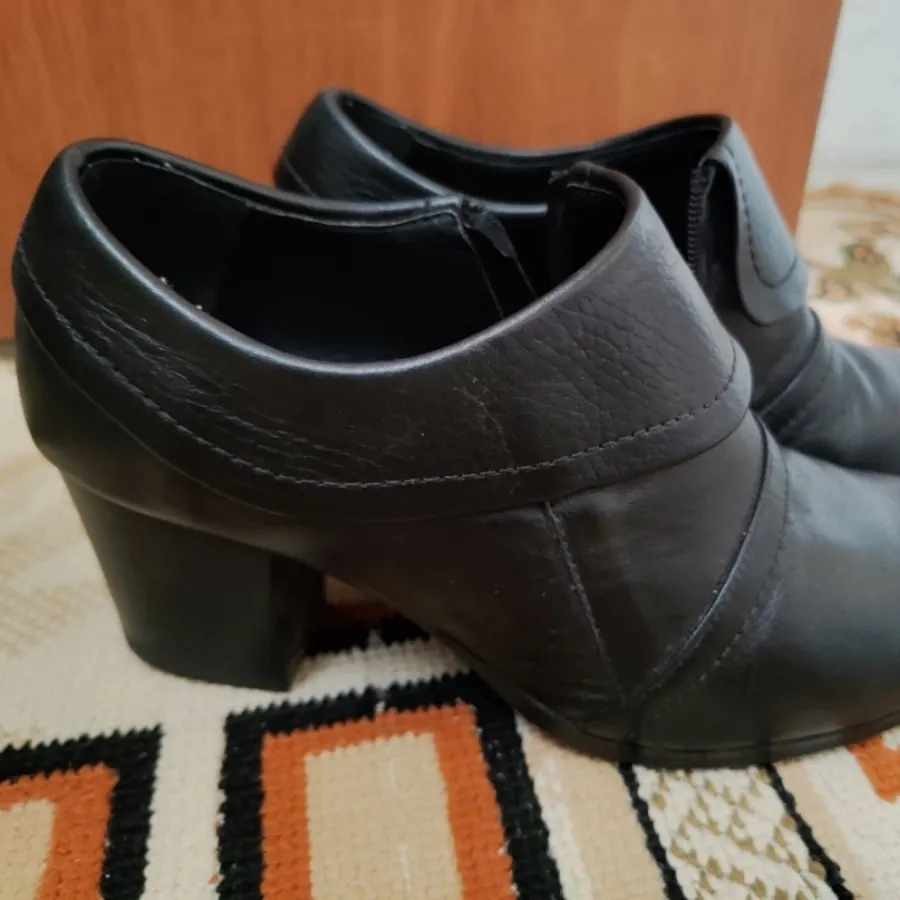 کفش پاشنه دار