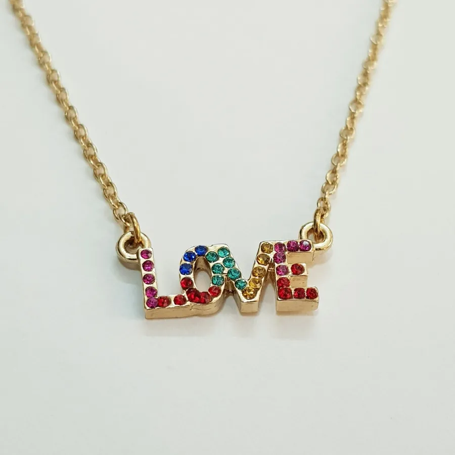 گردنبند طلایی آویز LOVE