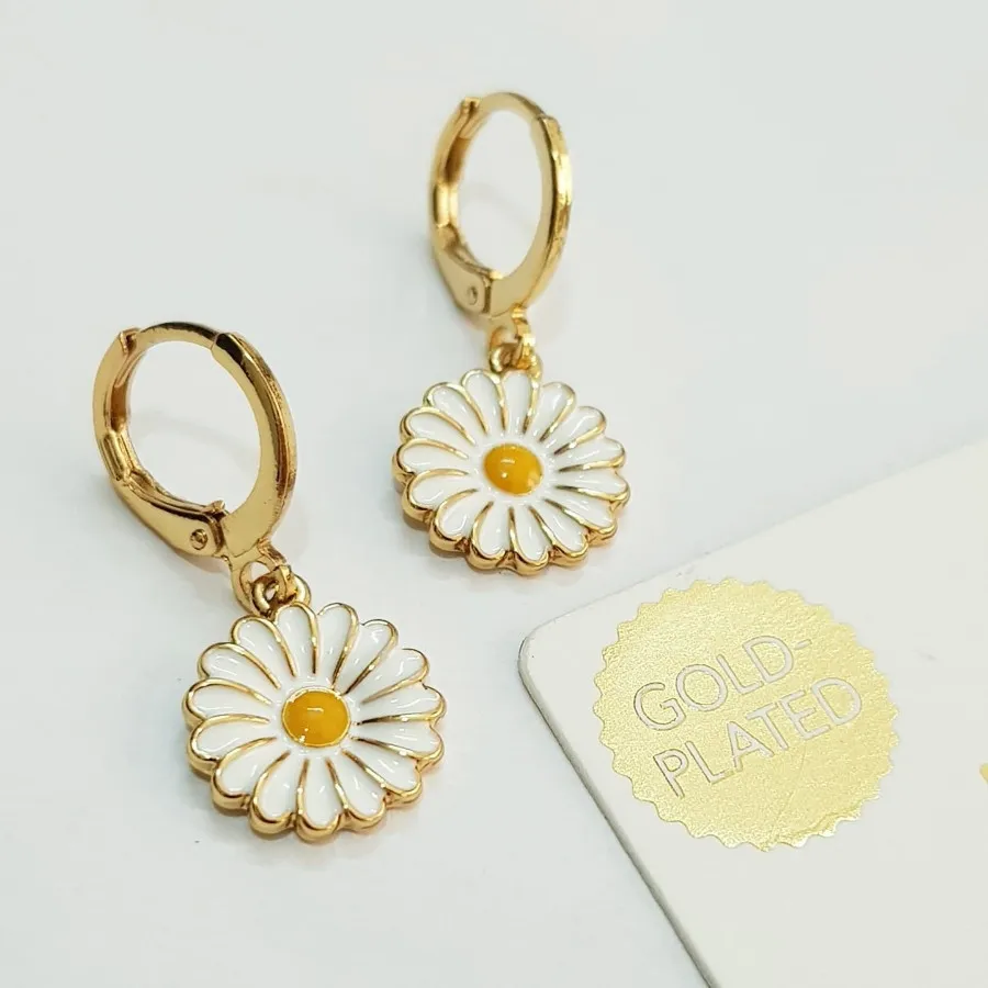 گوشواره طلایی گل بابونه