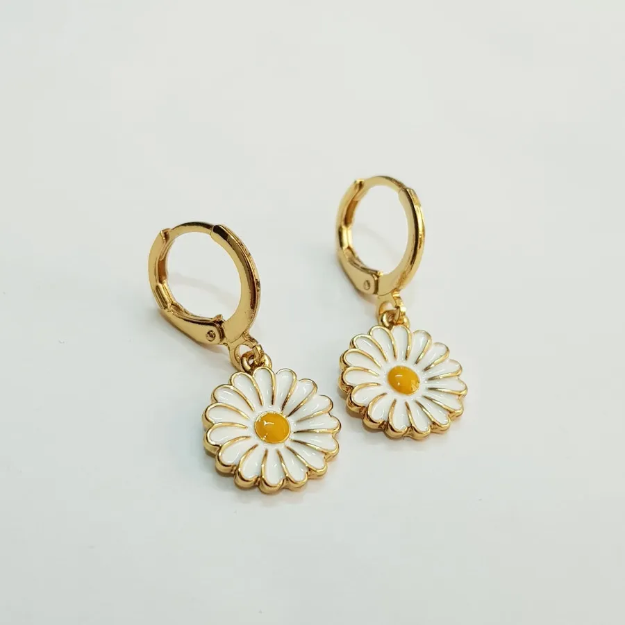 گوشواره طلایی گل بابونه