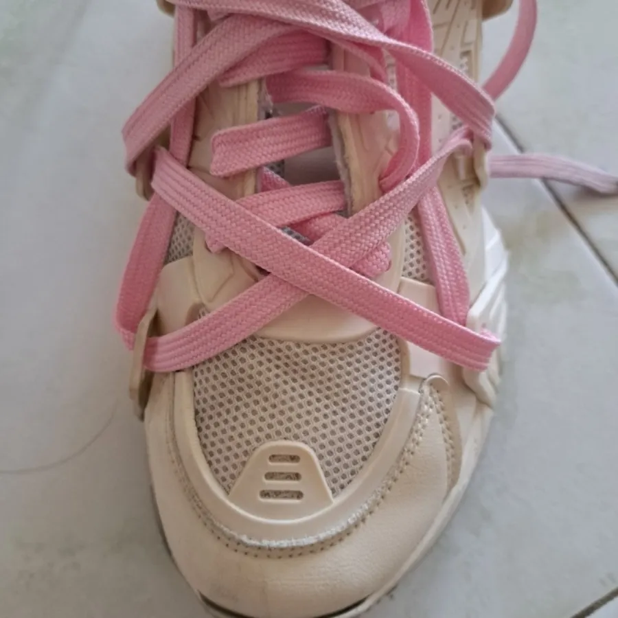 کتونی سفید kshoes