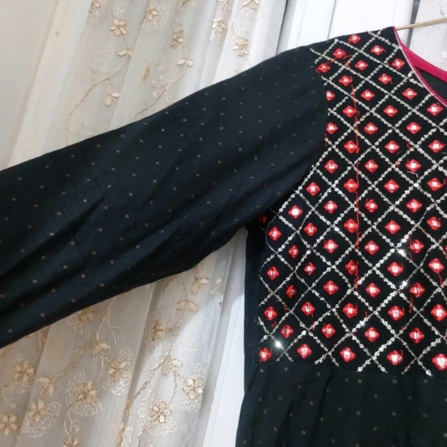 پیراهن سوزندوزی