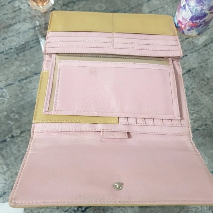 کیف پول nine west