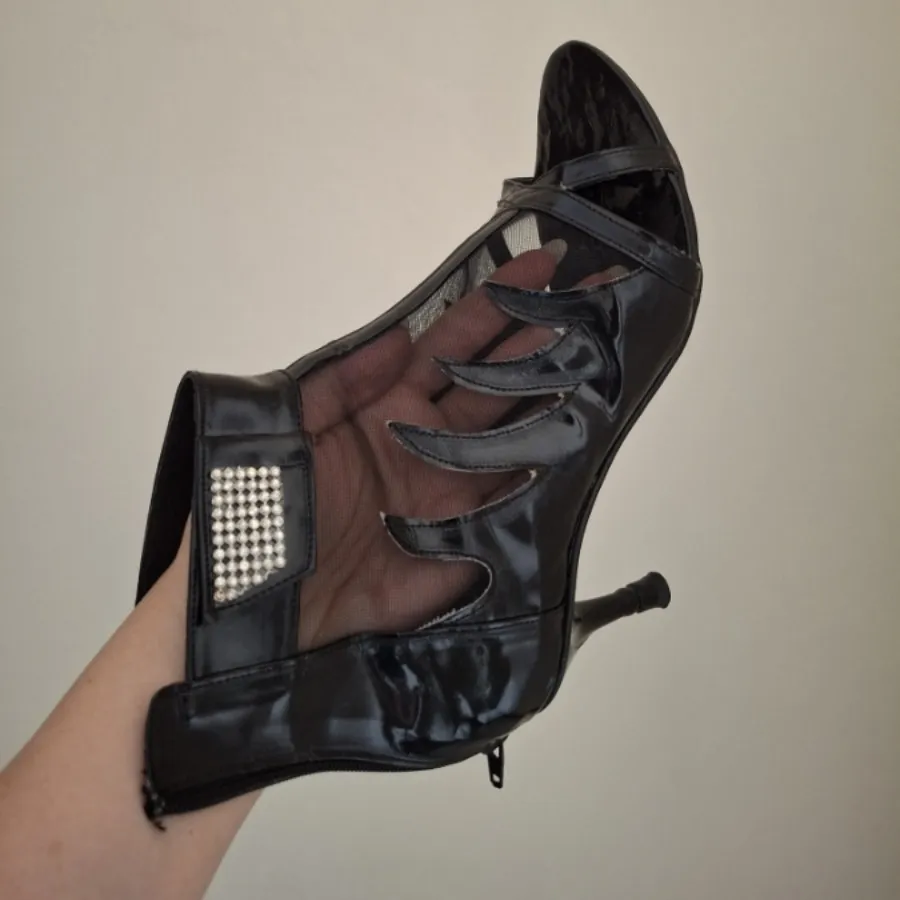 کفش توری پاشنه دار