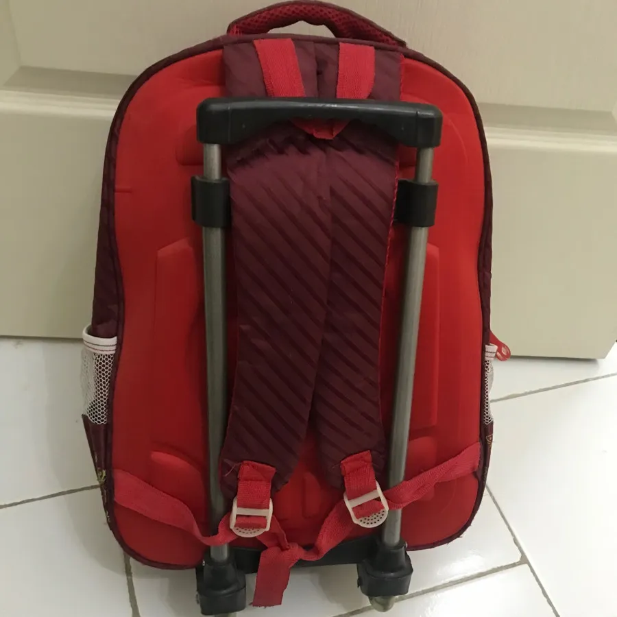 کوله با طرح سه بعدی