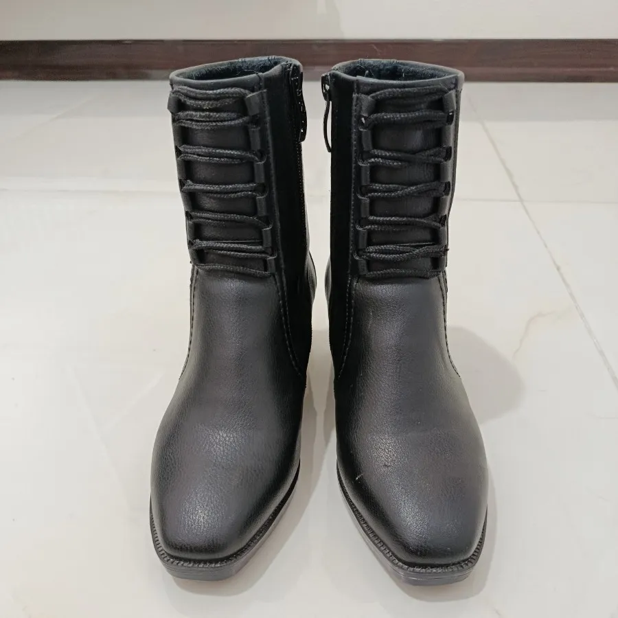 کفش (نیم بوت پاشنه دار)