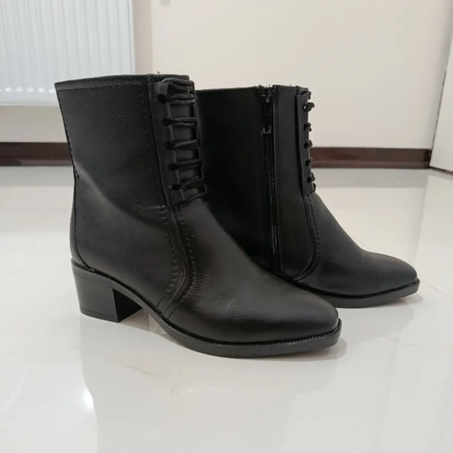 کفش (نیم بوت پاشنه دار)