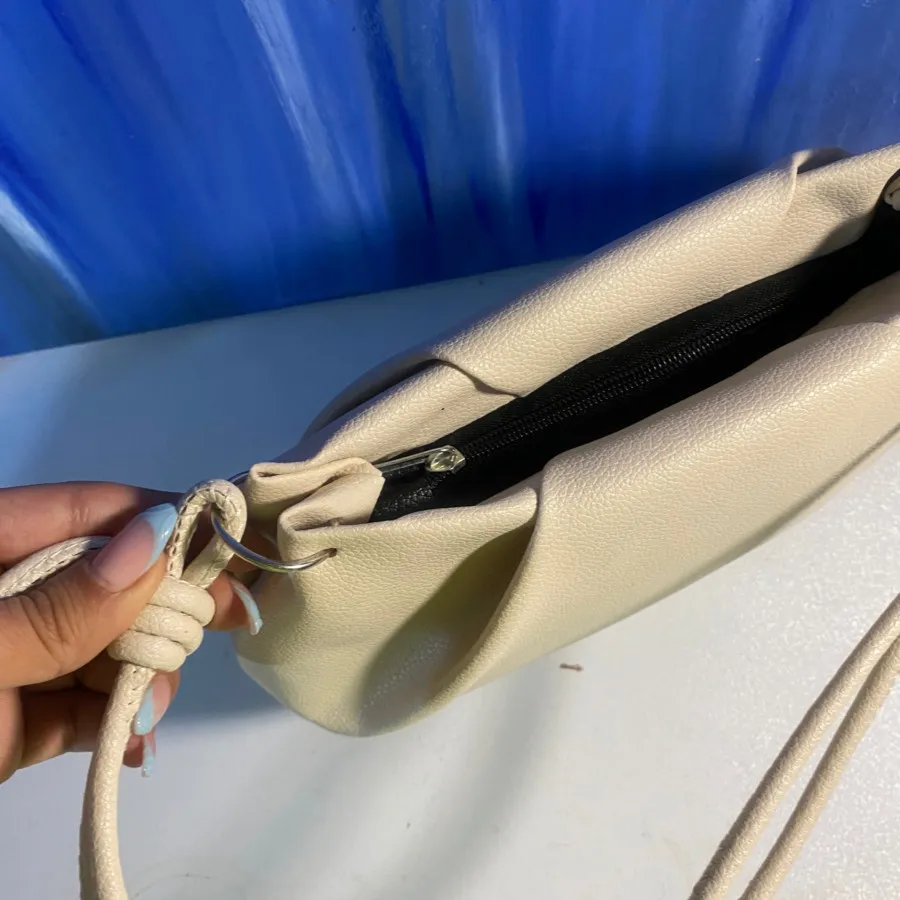 کیف چرم کرم