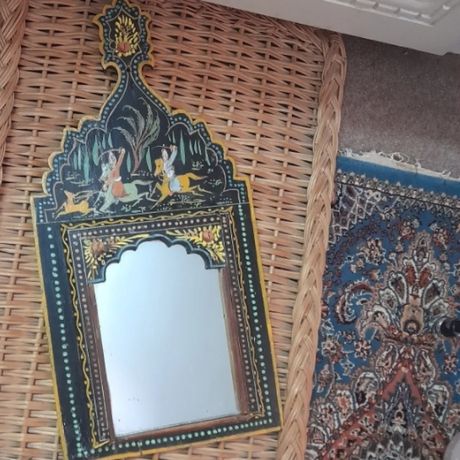 آینه قدیمی