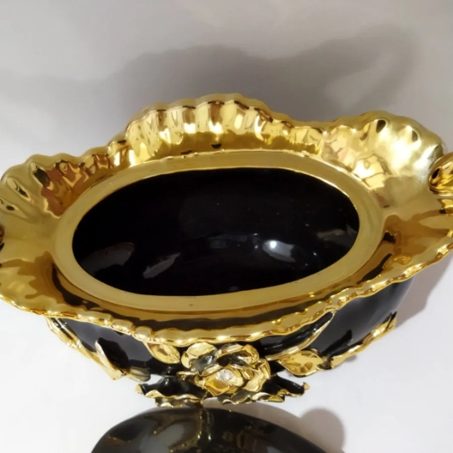ظرف شکلات خوری