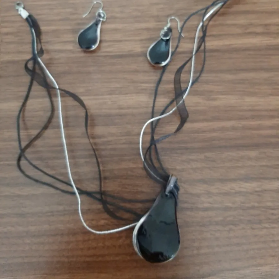 گردنبند و گوشواره ست