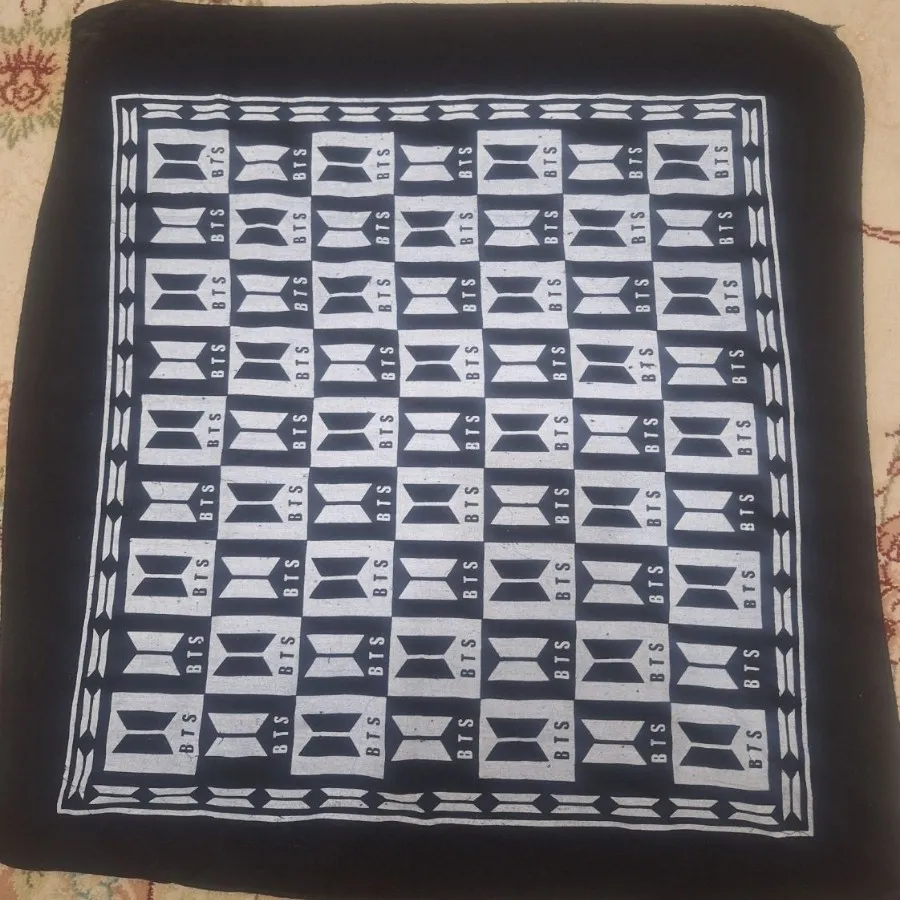 مینی اسکارف طرح BTS