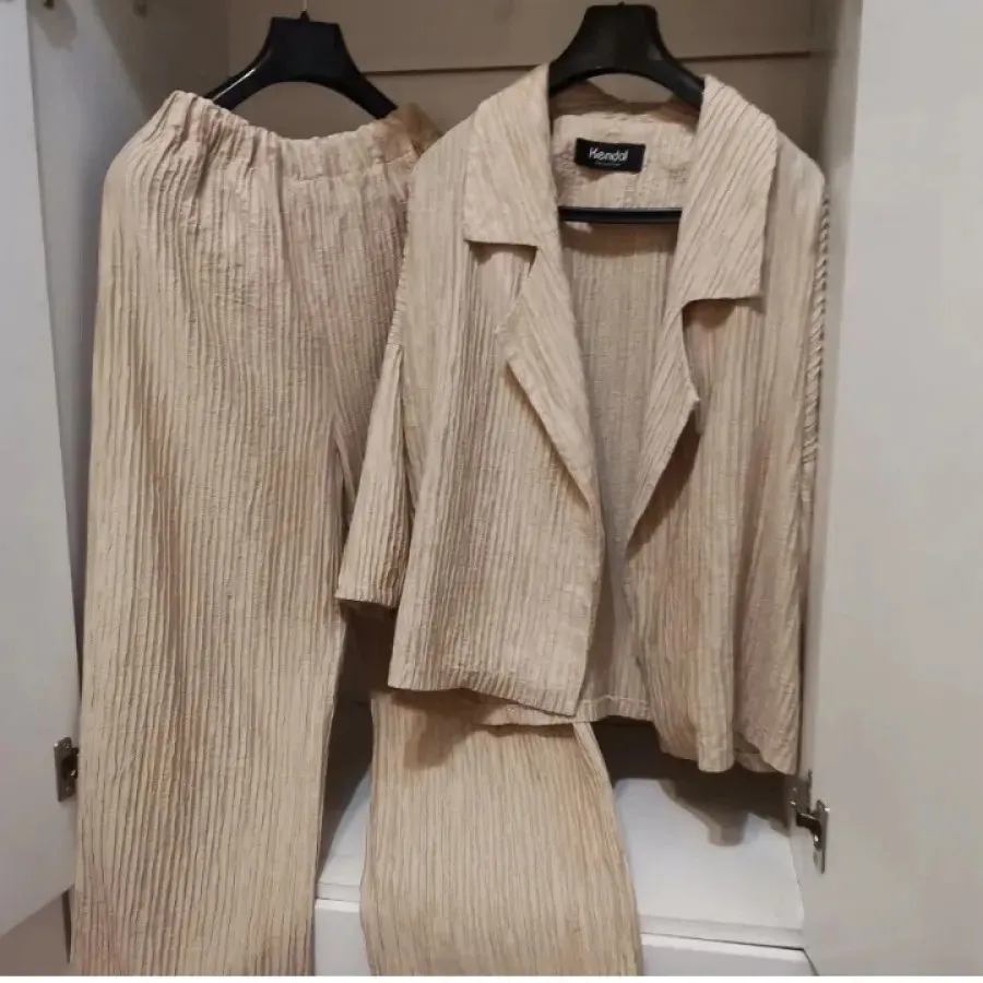 ست کت وشلوار کرم ترندی