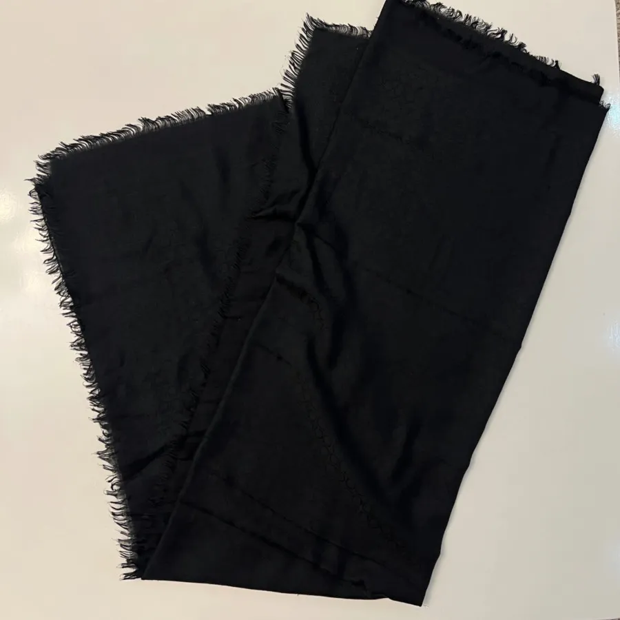 روسری طرح ferragamo