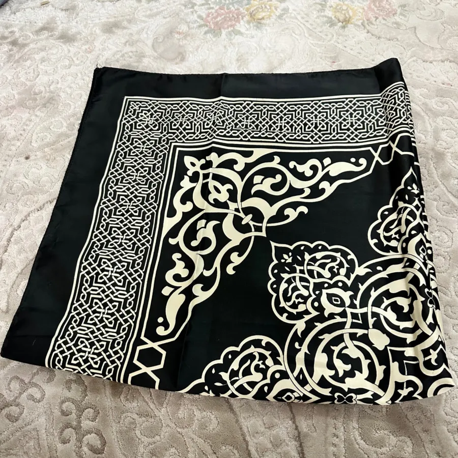روسری ساتن