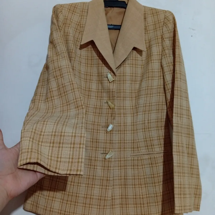 کت دامن کرمی