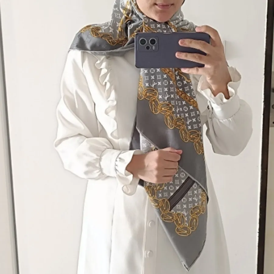 تونیک سفید