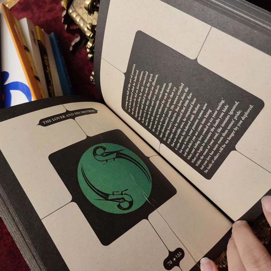 کتاب غزل سیمرغ دو زبانه