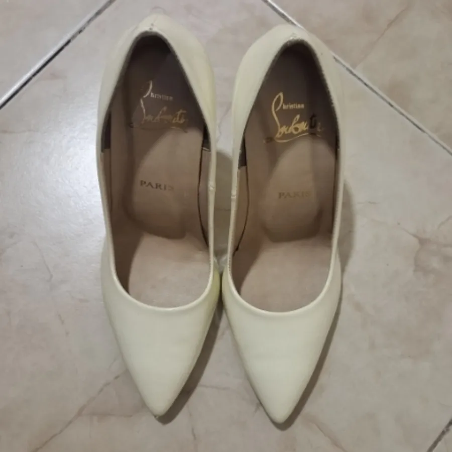 کفش پاشنه بلند کرم