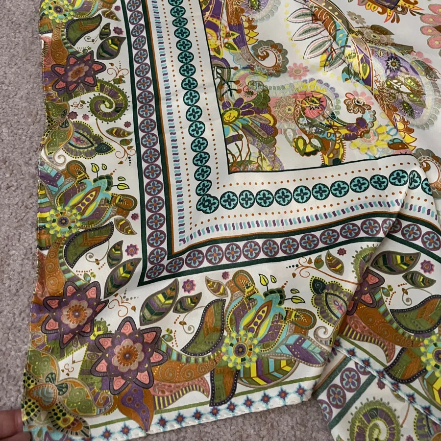 روسری ساتن
