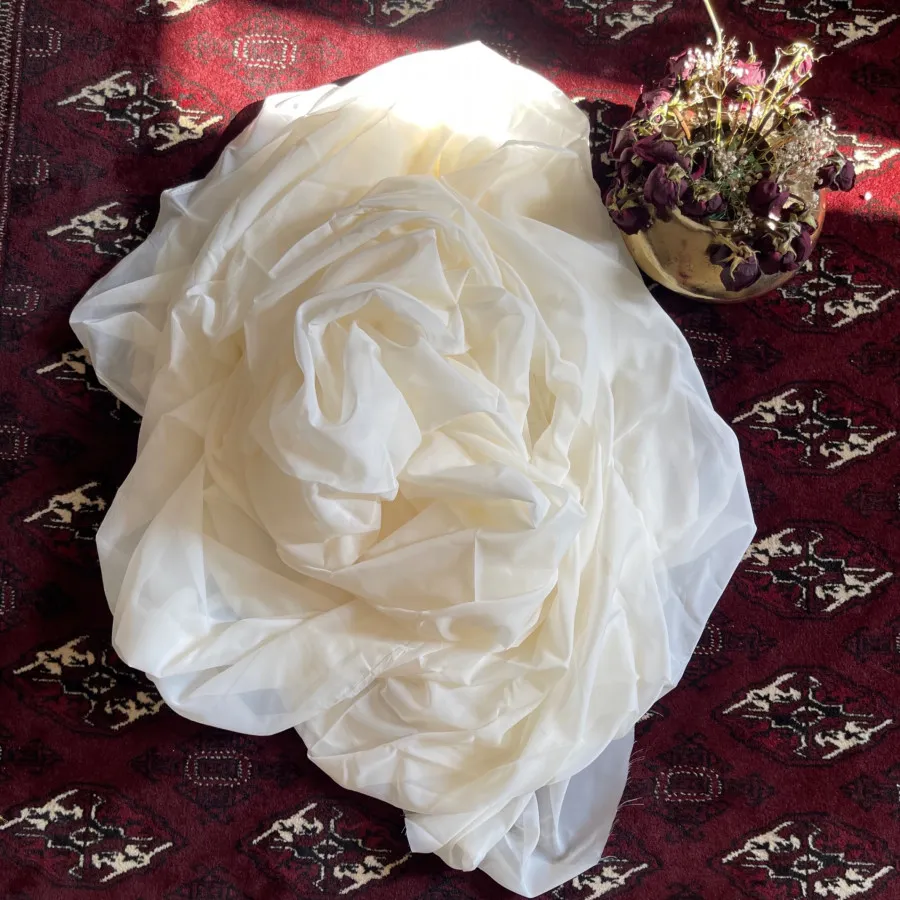 پارچه حریر شیری